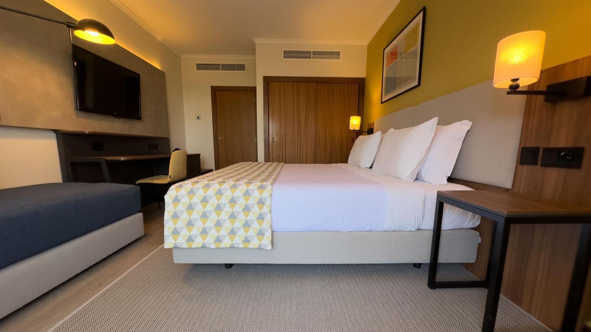 Holiday Inn Algarve Albufeira By Ihg ภายนอก รูปภาพ