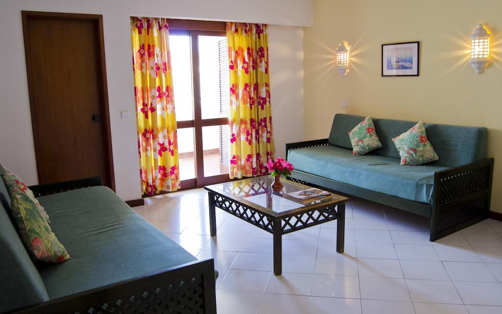 Holiday Inn Algarve Albufeira By Ihg ภายนอก รูปภาพ